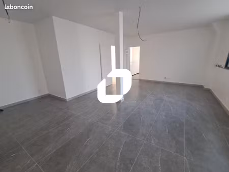 bureau 244 m²