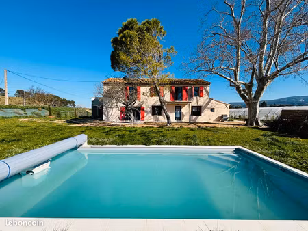 mas 6 pièces 164 m²