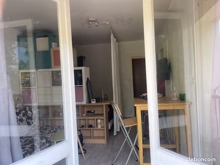 studio meuble