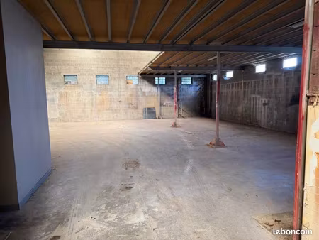 local hangar dépôt 500 m2