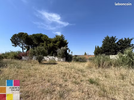 terrain 697 m² cers