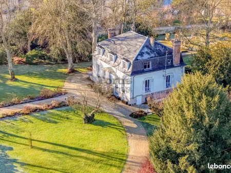 maison 8 pièces 244 m²