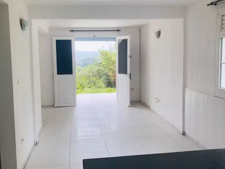 appartement f3 en campagne de 59m2- rivière-pilote
