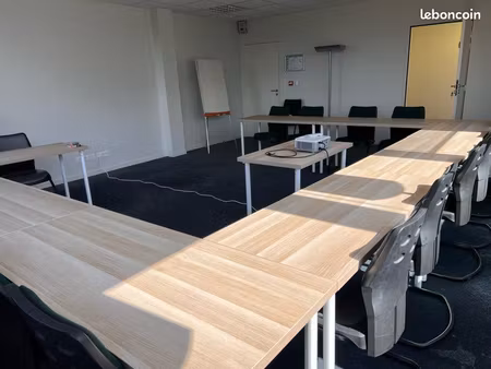 bureau  co-working  salle de réunion ou formation