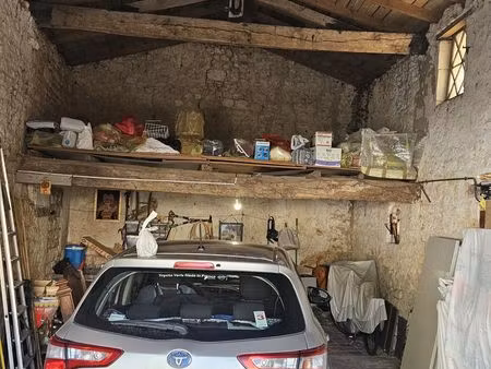 parking/box 37 m² taillebourg