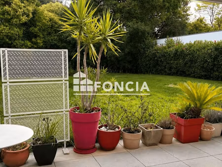 a quelques pas des arceaux : beau type 1 avec terrasse sur jardin