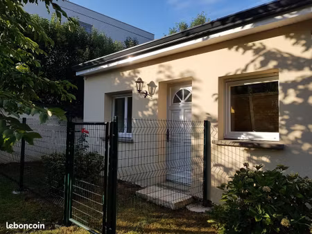 a louer joli studio duplex avec jardinet et terrasse