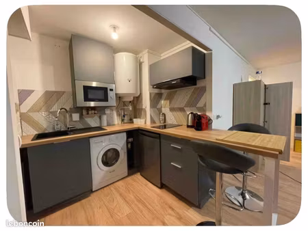 studio bis lumineux et rénové 30 m² — tout inclus — hyper-centre (rue saint-gildas)