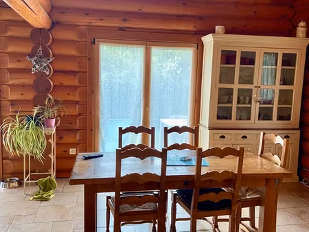 très beau chalet 85 m2 à la campagne