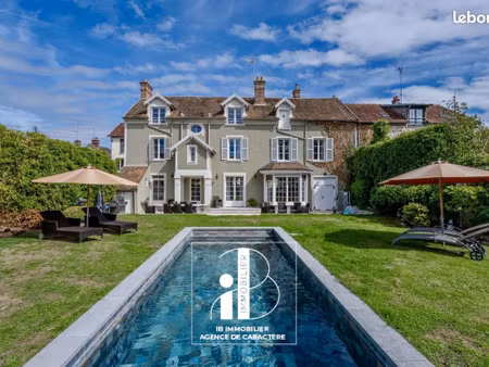 propriété 9 pièces 279 m²
