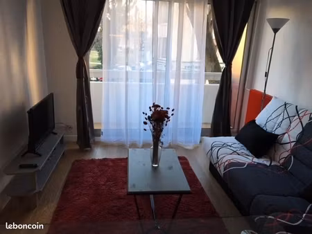 appartement 2 pièces meublé prox parc paul mistral chauffage et eau chaude compris