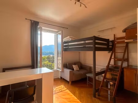 appartement 1 pièce 21m2 3ème étage