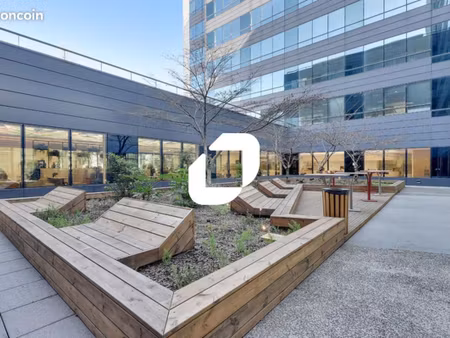 bureau 4 049 m²