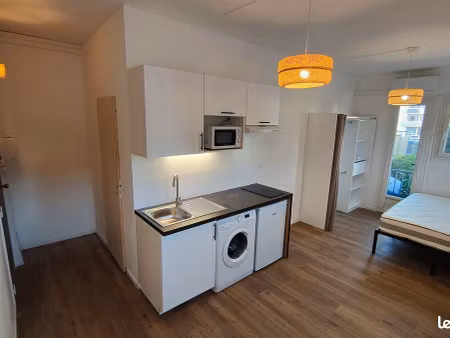 beau studio meublé 21m²
