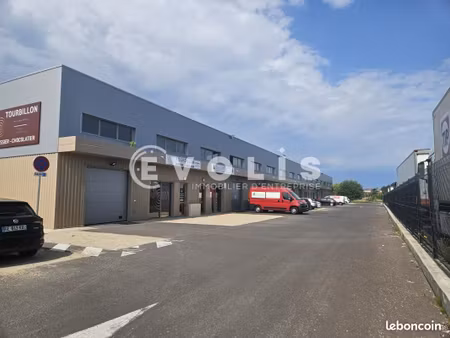 local d'activité 528 m²
