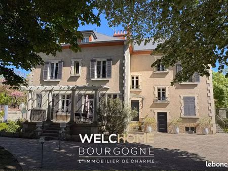 propriété 12 pièces 456 m²