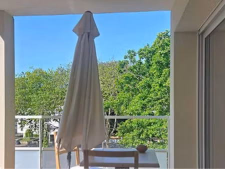 bel appt  lumineux dans résidence 2023  300m village saint marc sur mer