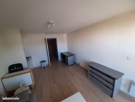 studio meublé 24 m² avec grand balcon – olivet  proche campus universitaire