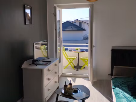 appartement t2 avec balcon dans une villa
