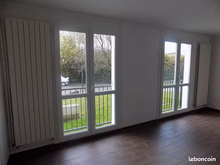 studio à louer avec parking privé