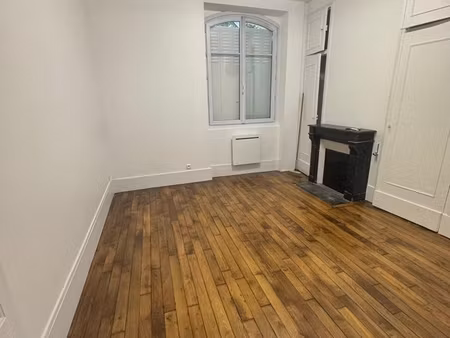 grand studio disponible de 27m²