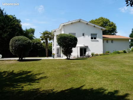 maison 7 pièces  latresne centre