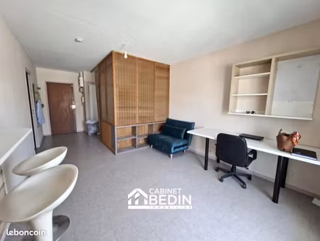 local 32 m²