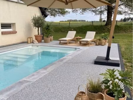 maison familiale avec piscine et jacuzzi