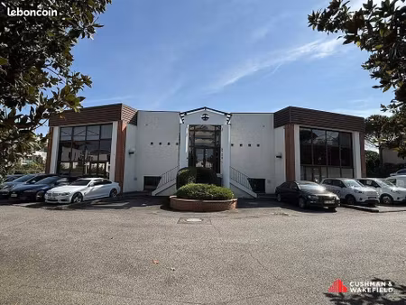 bureaux 688 m² balma