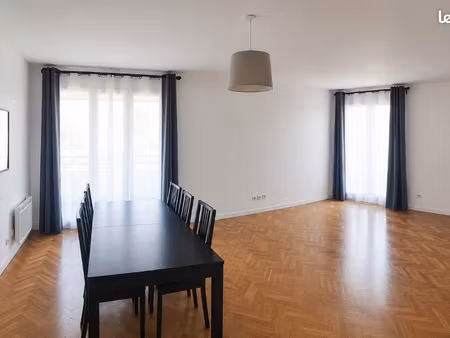 appartement 2 pièces meublé de 54m2 avec balcon et 2 places parking