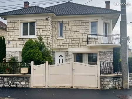 propriété 5 pièces 137 m²