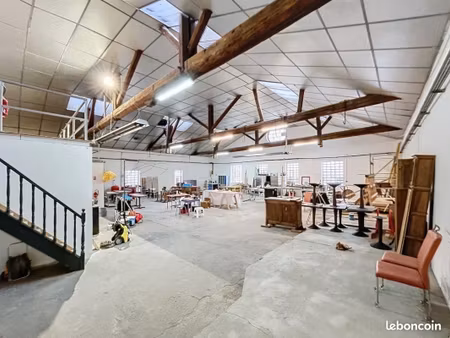 local bureaux 1 819 m²
