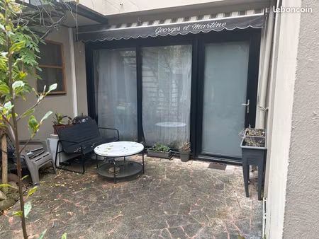 studio rue guillaume tell avec terrasse