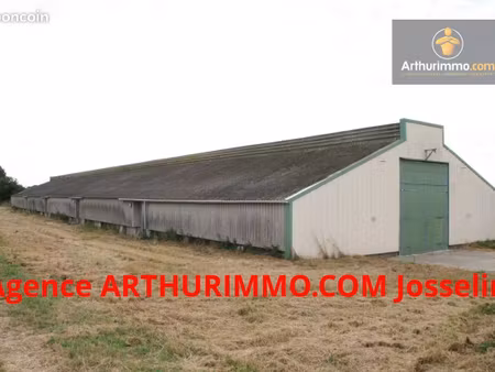 local 4000 m² josselin