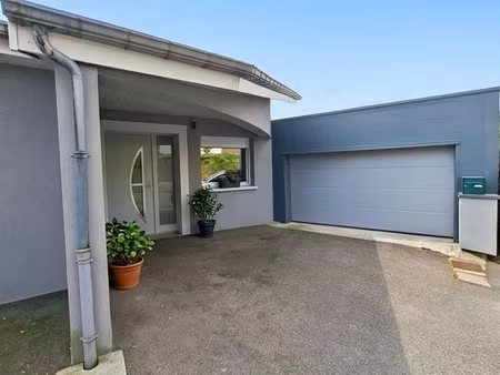 ​duplex 130m² esprit maison - 3 chambres + mezzanine - garage 40m² - dpe c