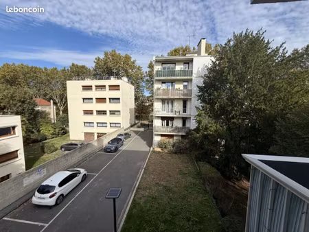 studio 1 pièce 32 m²
