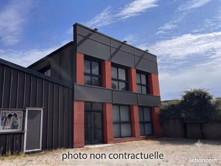 local bureaux 234 m²
