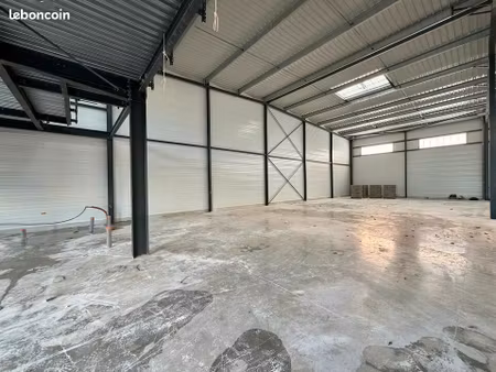 local d'activite 425 m² viarmes