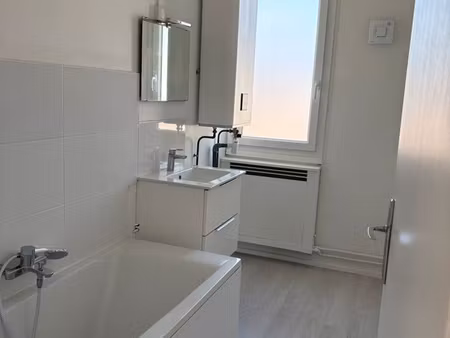 à louer dans résidence très calme