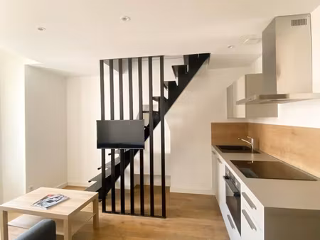 t2 duplex refait à neuf - centre-ville bastia - année scolaire