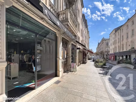 commerce 35 m²