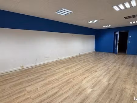 commerce 105 m²
