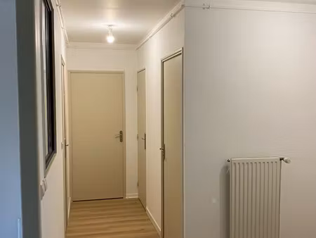 location t2 + garage st chamond place de la liberté