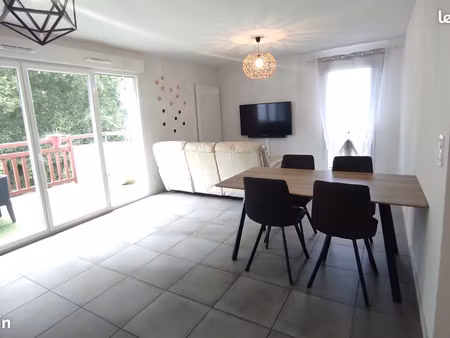 appartement pour étudiants t3 moderne de 61 5 m² avec terrasse et 2 places de parking