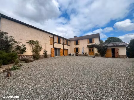 maison 6 pièces 240 m²