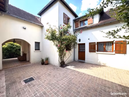 maison 6 pièces 142 m²