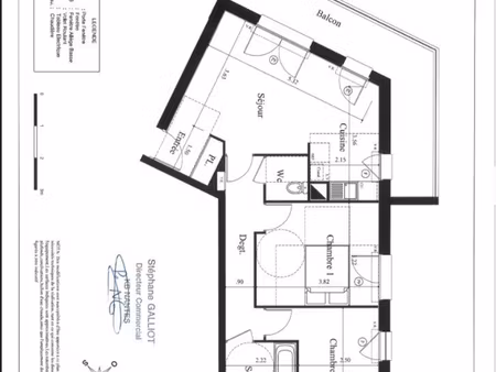 à louer – t3 de 58 m² entièrement rénové avec balcon et 2 parkings couverts - château-malo