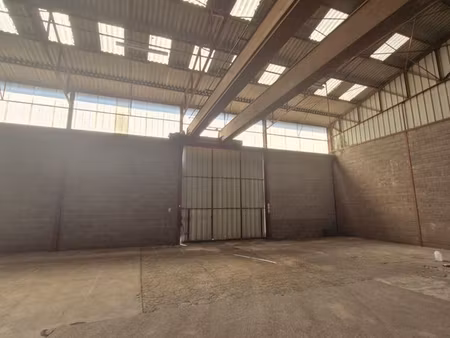 entrepôt / local d'activité 500 m² – emplacement stratégique