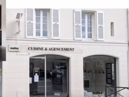 restaurant local
