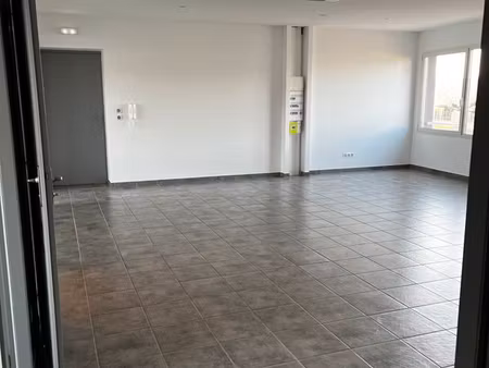 bureau 93 m2 cournon d'auvergne